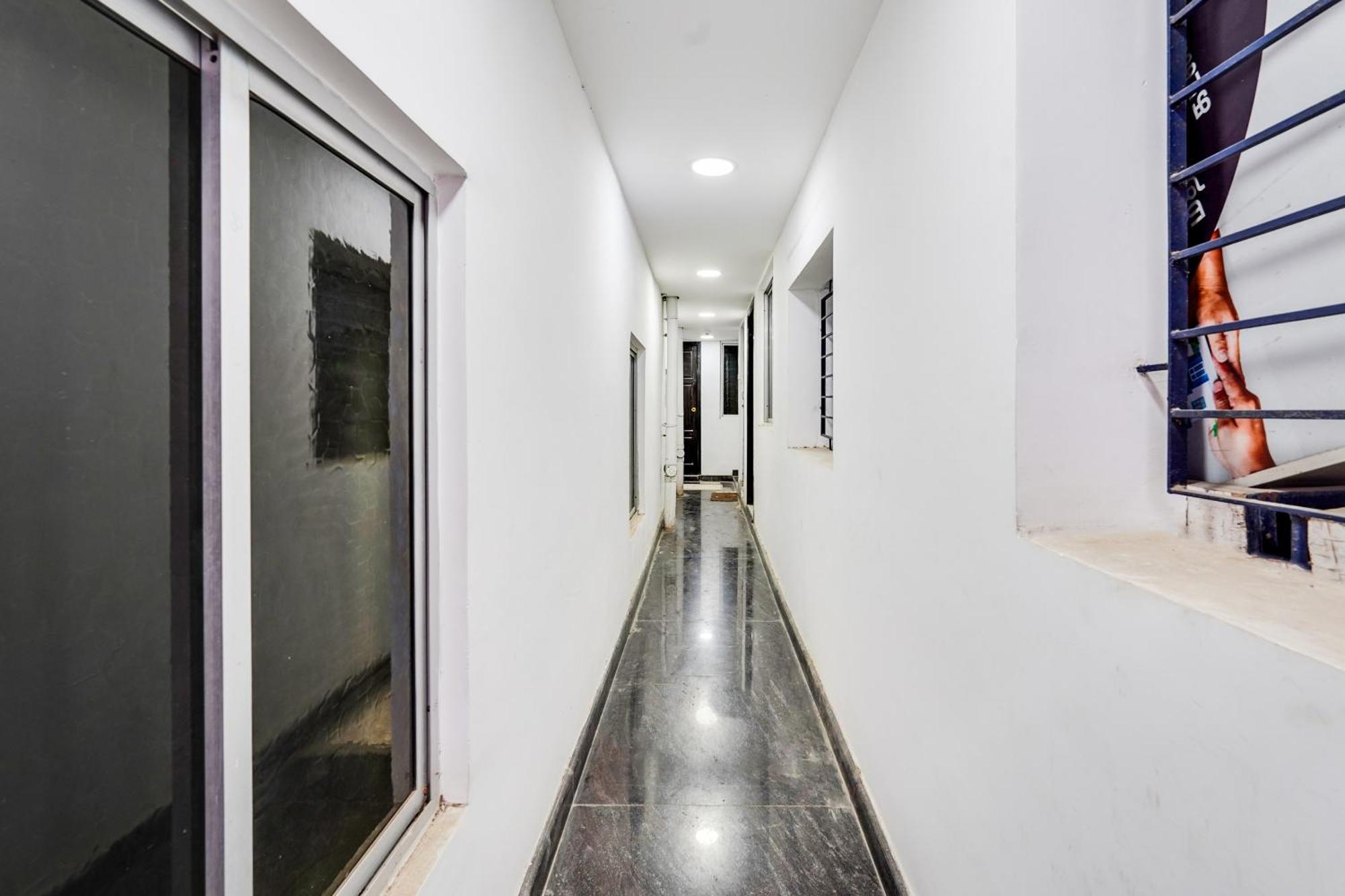 Super Hotel O Kalaingar Nagar Padappai Eksteriør bilde
